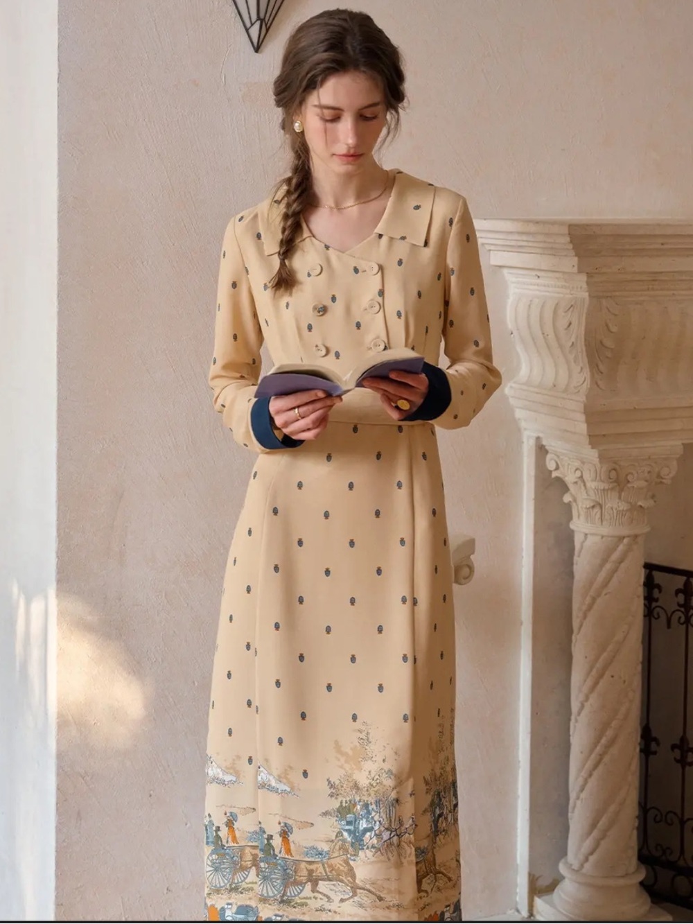 Simple Retro Elizabeth Apricot Horse Carriage
Midi Medium Dress